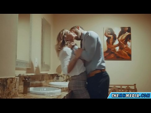 ❤️ Xa i-blonde ene-busty ikuhenda kwindlu yangasese yoluntu ❌ kwi-xh.xinwen1288.top ❌️